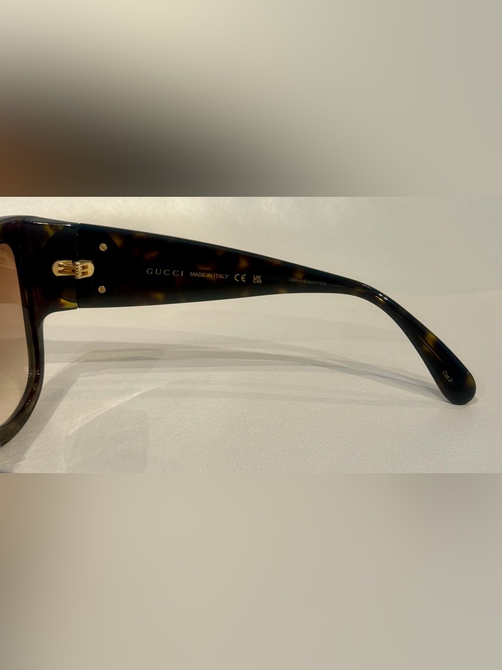 New Women’s Gucci Sunglasses - Picture 7 of 9